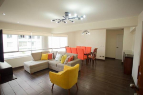 Hermoso y espacioso apartamento en zona tranquila